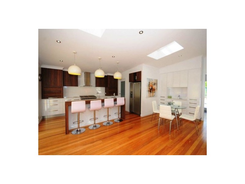 9 Exeter St, Torquay QLD 4655