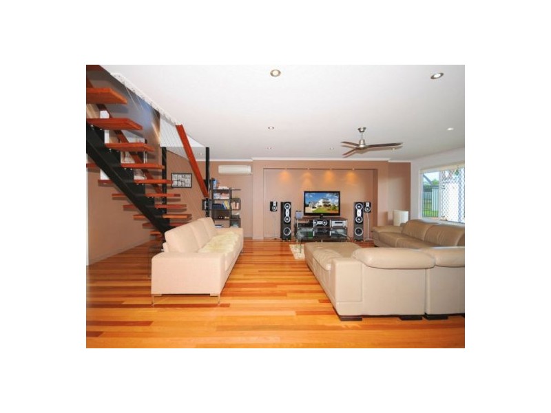 9 Exeter St, Torquay QLD 4655