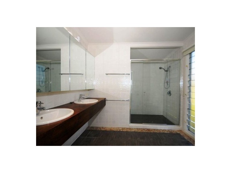 9 Exeter St, Torquay QLD 4655