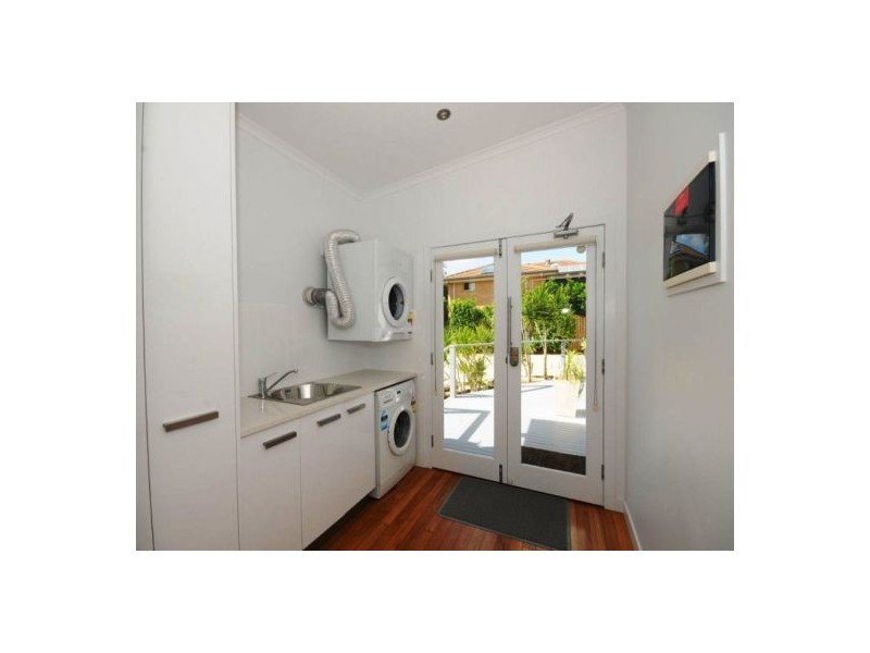 9 Exeter St, Torquay QLD 4655