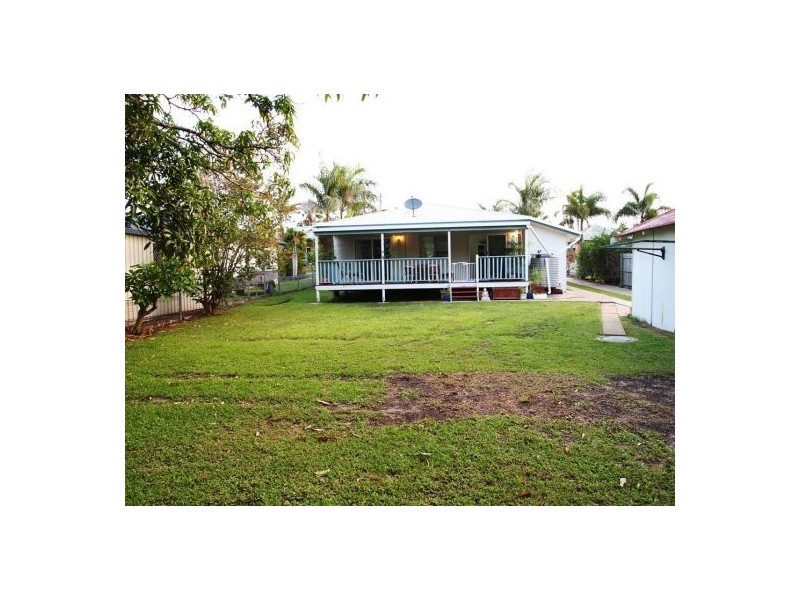 23 Mary St, Scarness QLD 4655