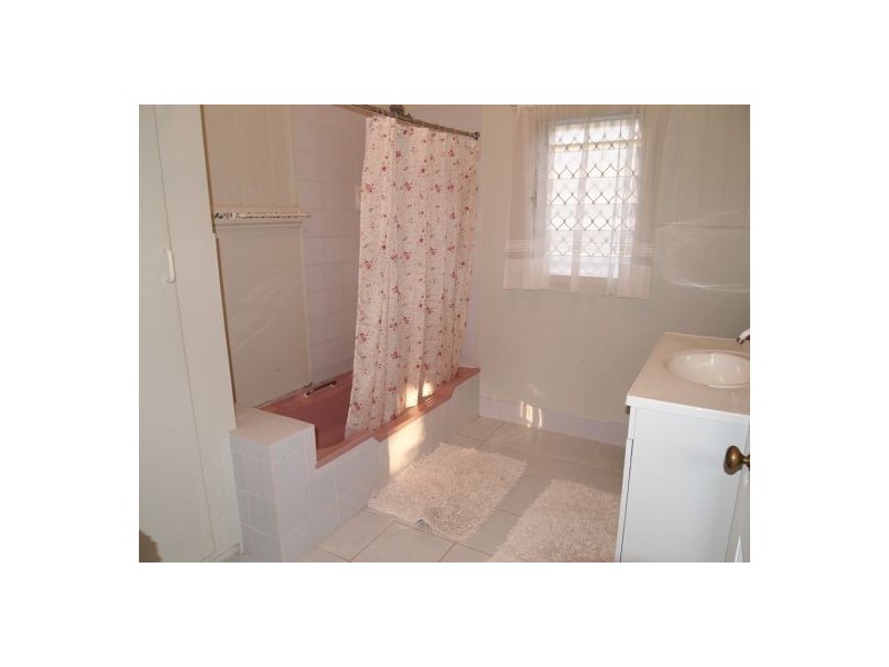 23 Mary St, Scarness QLD 4655