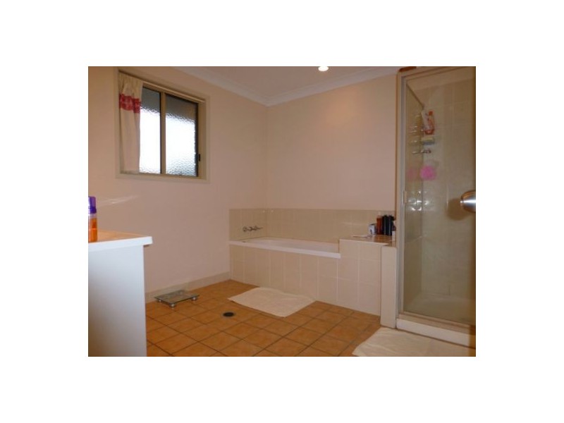 5 Chanak Place, Point Vernon QLD 4655