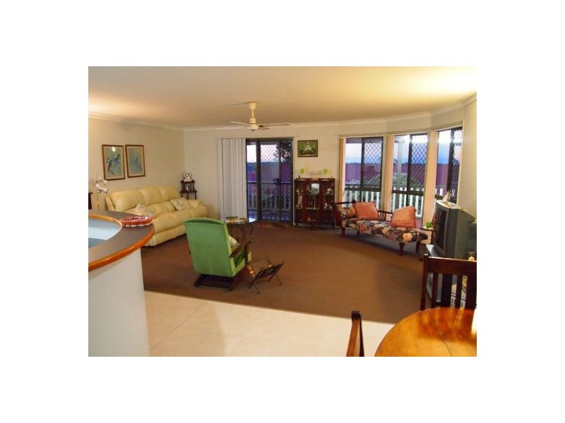 18 Queensbury Grove, Urraween QLD 4655