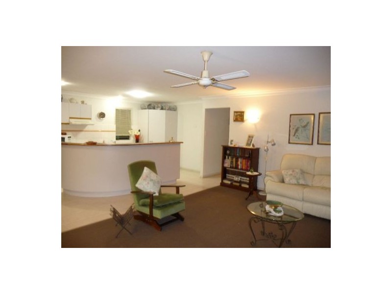 18 Queensbury Grove, Urraween QLD 4655