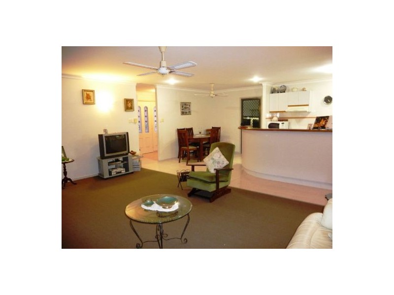 18 Queensbury Grove, Urraween QLD 4655