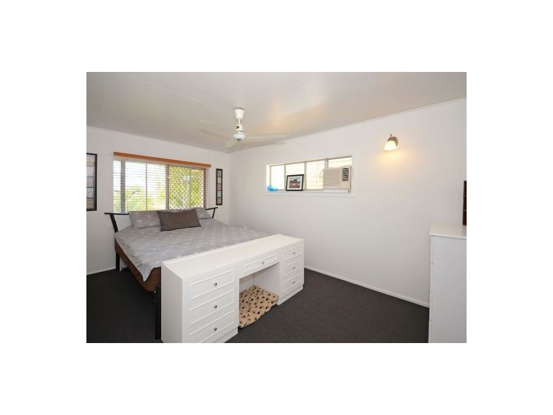 1 Kurrajong Crescent, Point Vernon QLD 4655