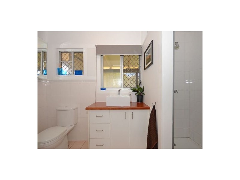 1 Kurrajong Crescent, Point Vernon QLD 4655