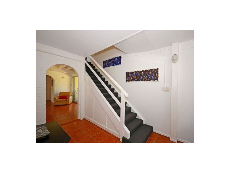 1 Kurrajong Crescent, Point Vernon QLD 4655