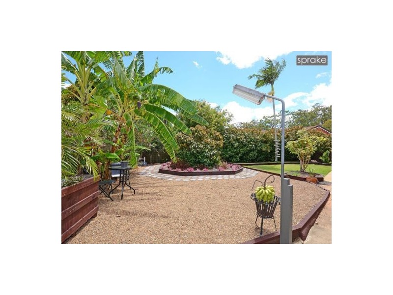 1 Kurrajong Crescent, Point Vernon QLD 4655