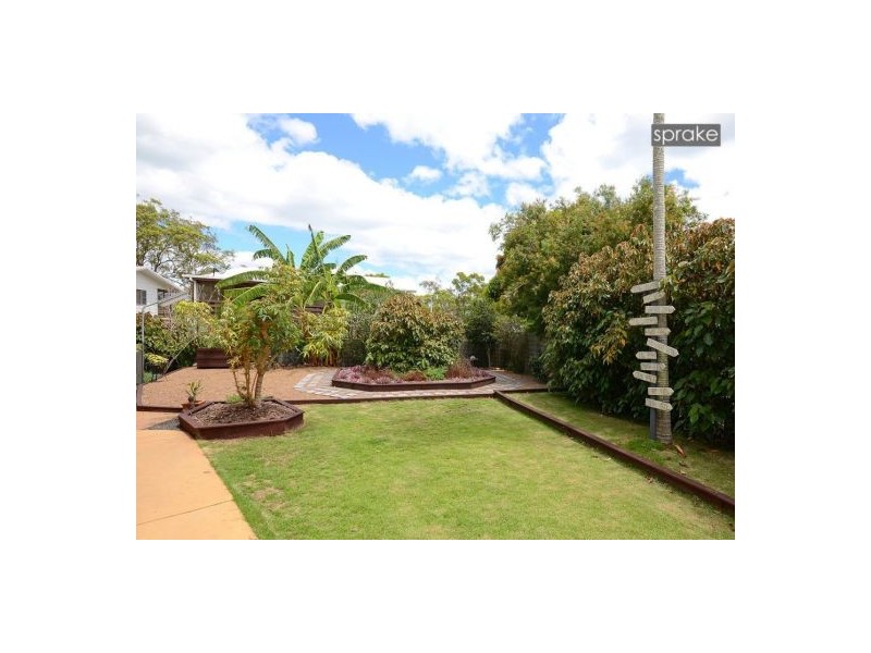 1 Kurrajong Crescent, Point Vernon QLD 4655