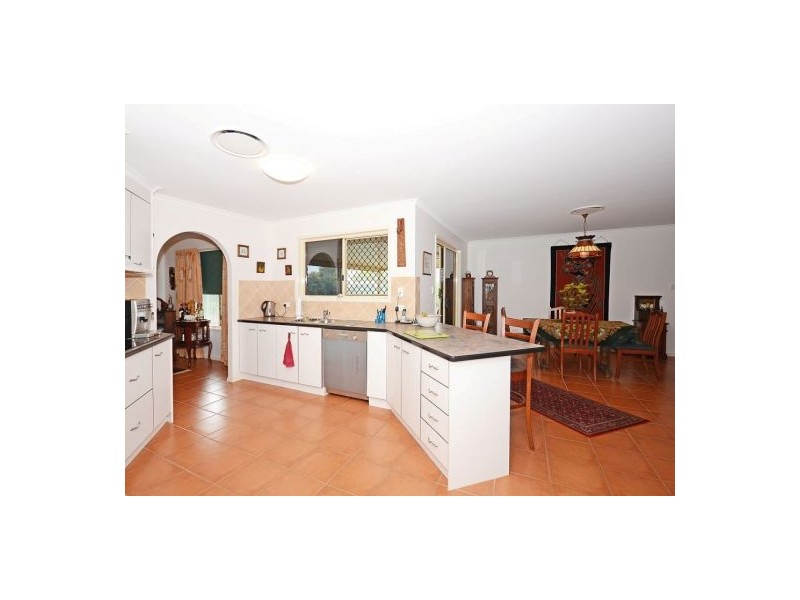 18 Wodalla Mews, Point Vernon QLD 4655