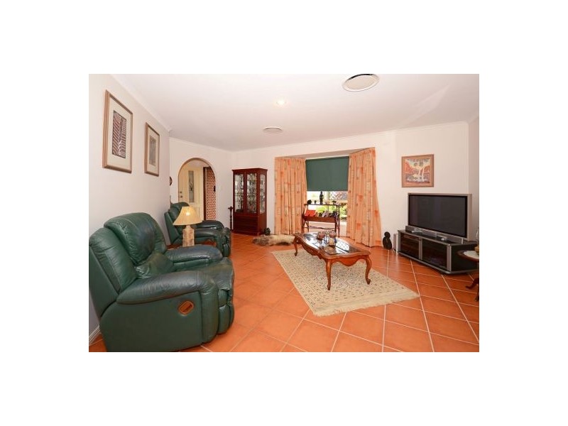 18 Wodalla Mews, Point Vernon QLD 4655