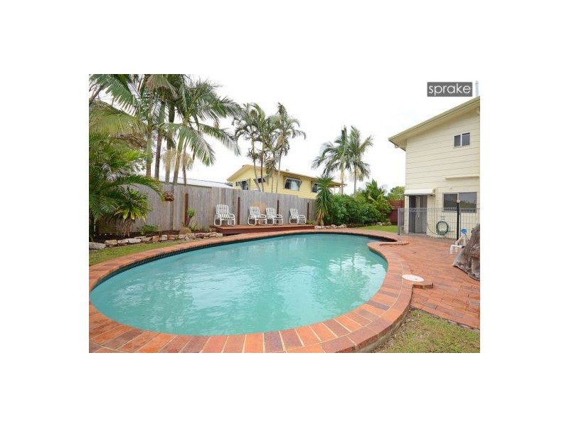 13 Paradise Street, Point Vernon QLD 4655