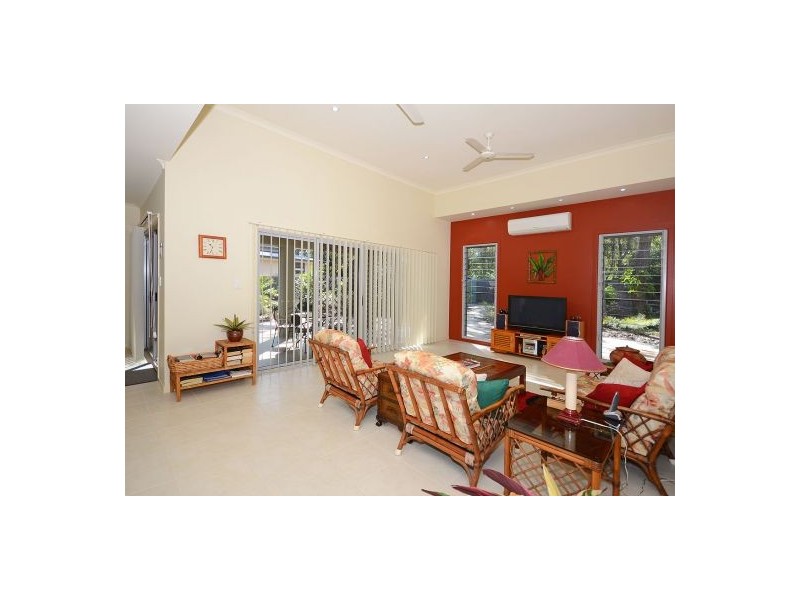 15 Cumberland Court, Point Vernon QLD 4655