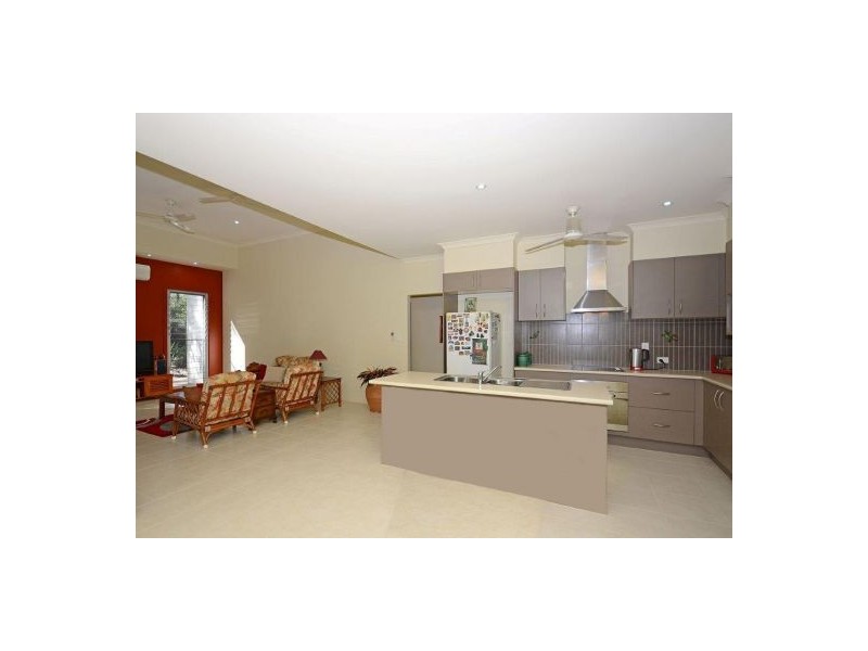 15 Cumberland Court, Point Vernon QLD 4655