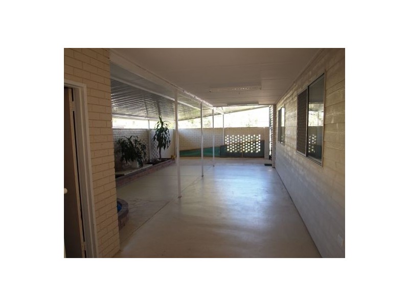 9 Kuruman St, Scarness QLD 4655