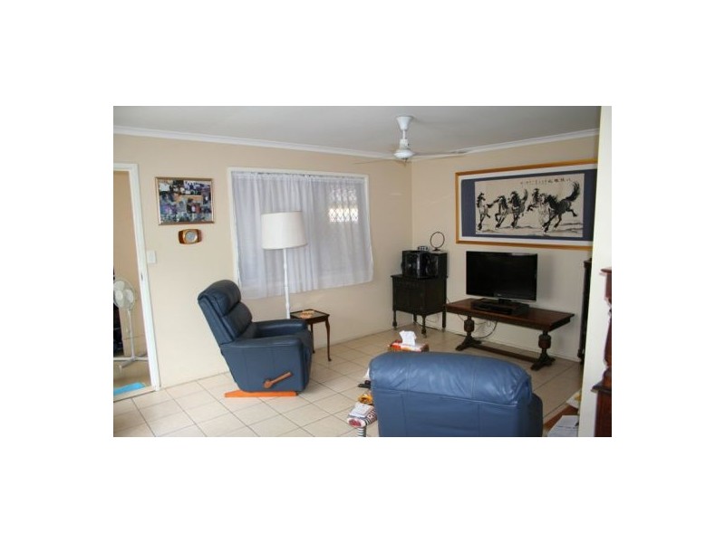 9 Kuruman St, Scarness QLD 4655
