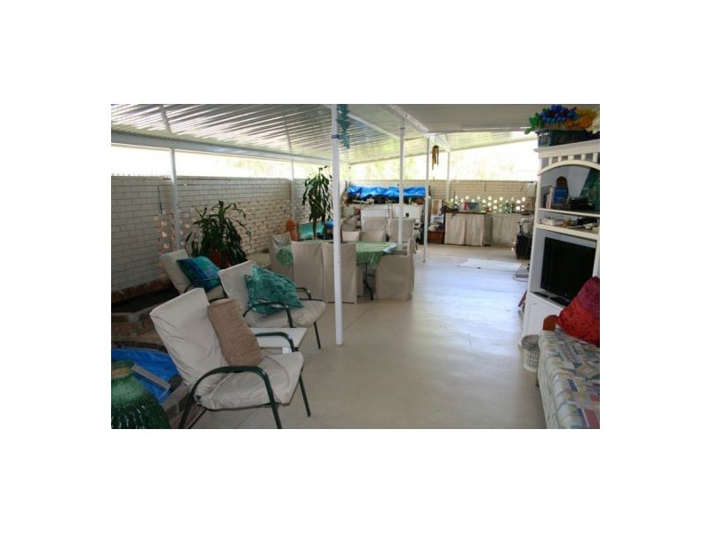 9 Kuruman St, Scarness QLD 4655