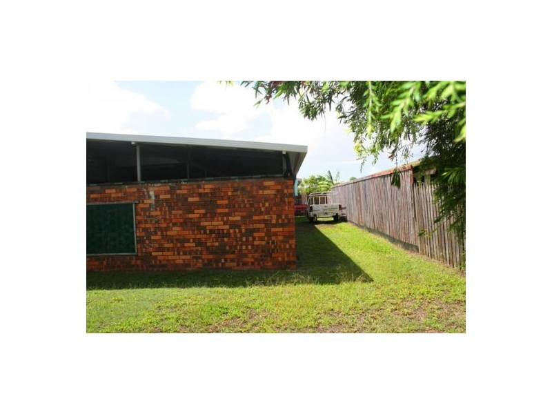 9 Kuruman St, Scarness QLD 4655