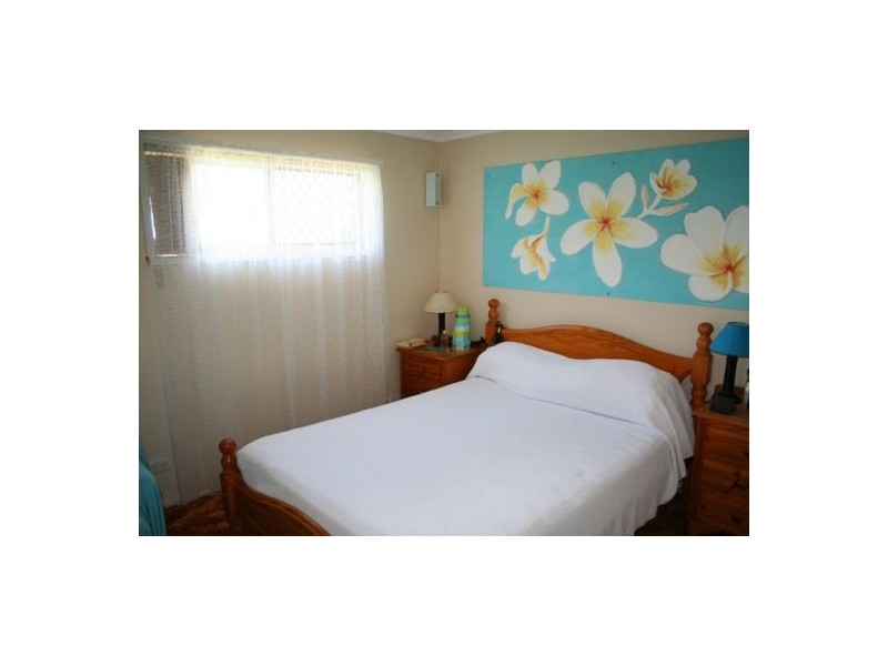 9 Kuruman St, Scarness QLD 4655