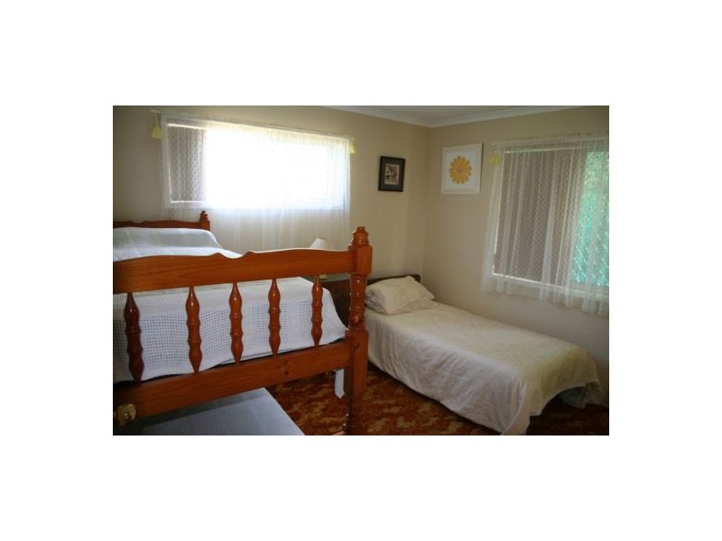 9 Kuruman St, Scarness QLD 4655