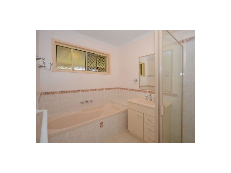 9 Wyuna Court, Urangan QLD 4655