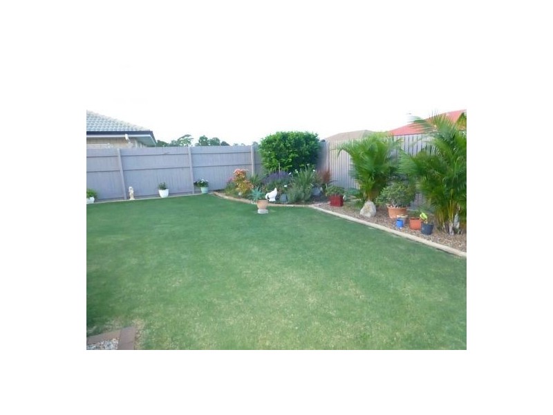 3 Lambour Crt, Point Vernon QLD 4655