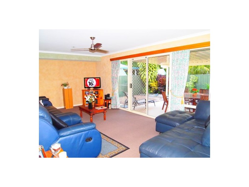 5 Brooke Crt, Torquay QLD 4655