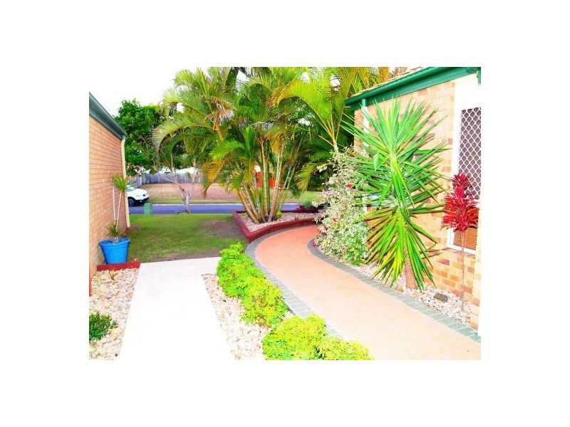 5 Brooke Crt, Torquay QLD 4655