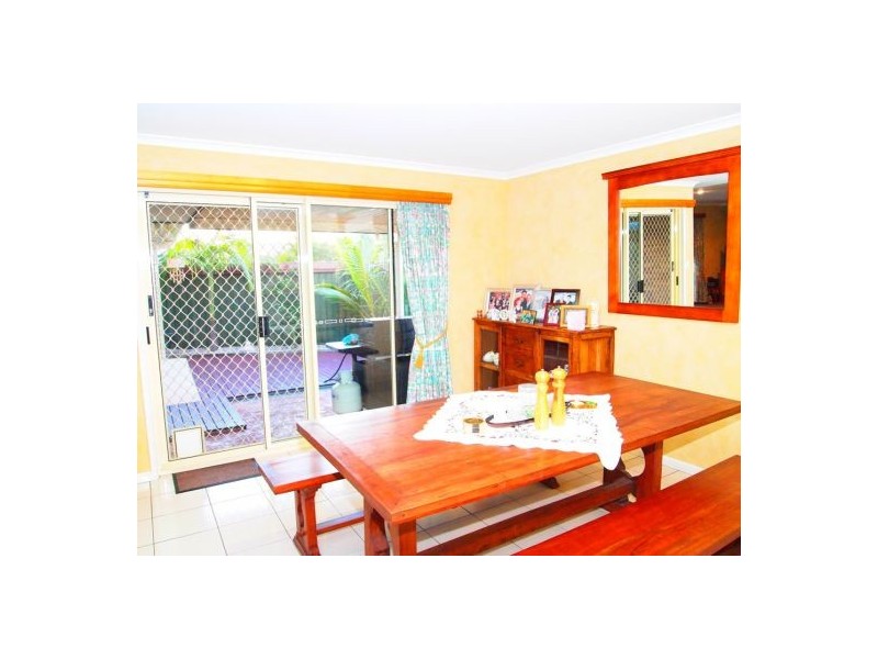 5 Brooke Crt, Torquay QLD 4655