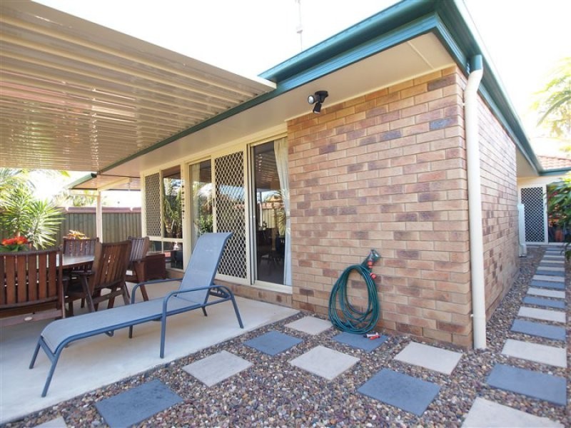 5 Brooke Crt, Torquay QLD 4655