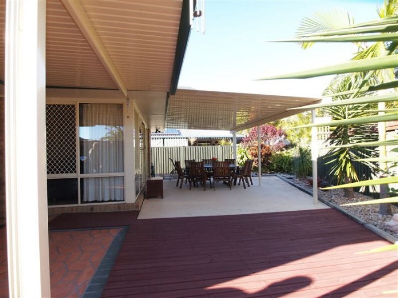 5 Brooke Crt, Torquay QLD 4655