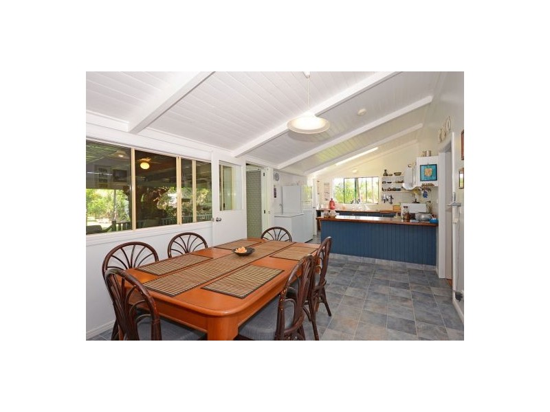 33 Long Street, Point Vernon QLD 4655