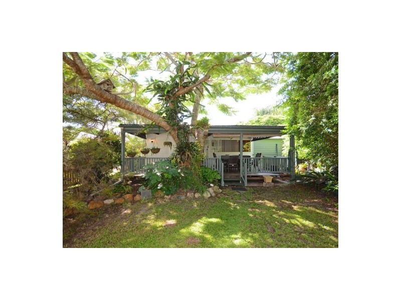 33 Long Street, Point Vernon QLD 4655