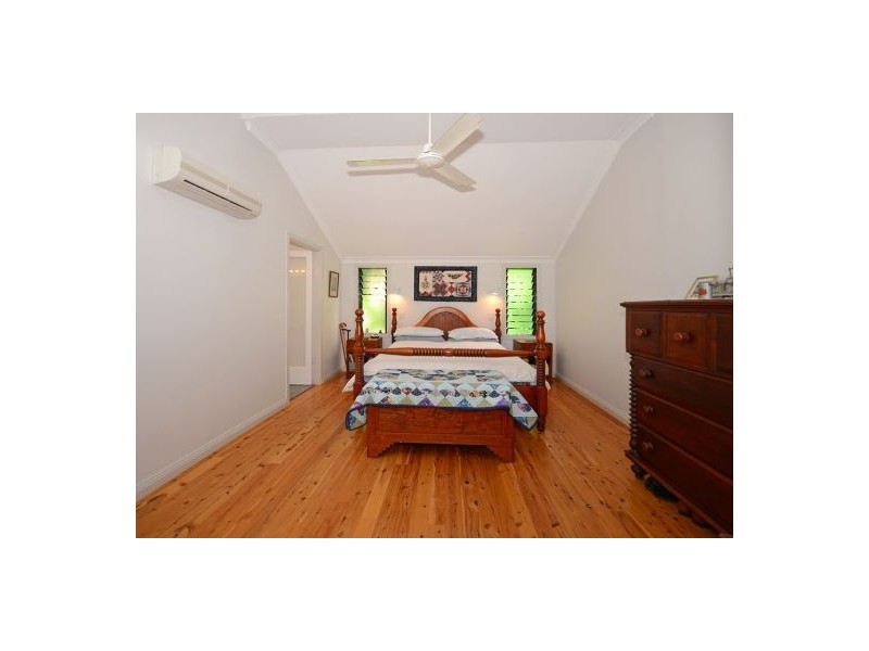 33 Long Street, Point Vernon QLD 4655