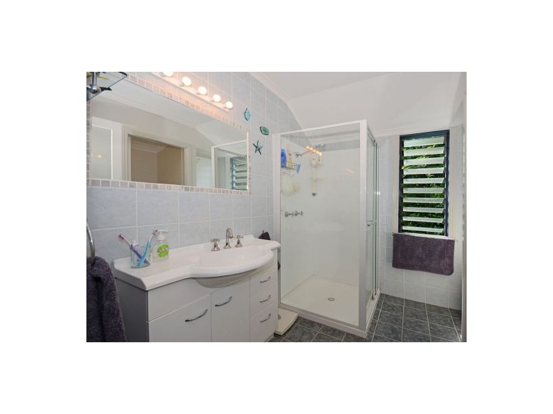 33 Long Street, Point Vernon QLD 4655