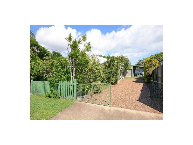 33 Long Street, Point Vernon QLD 4655