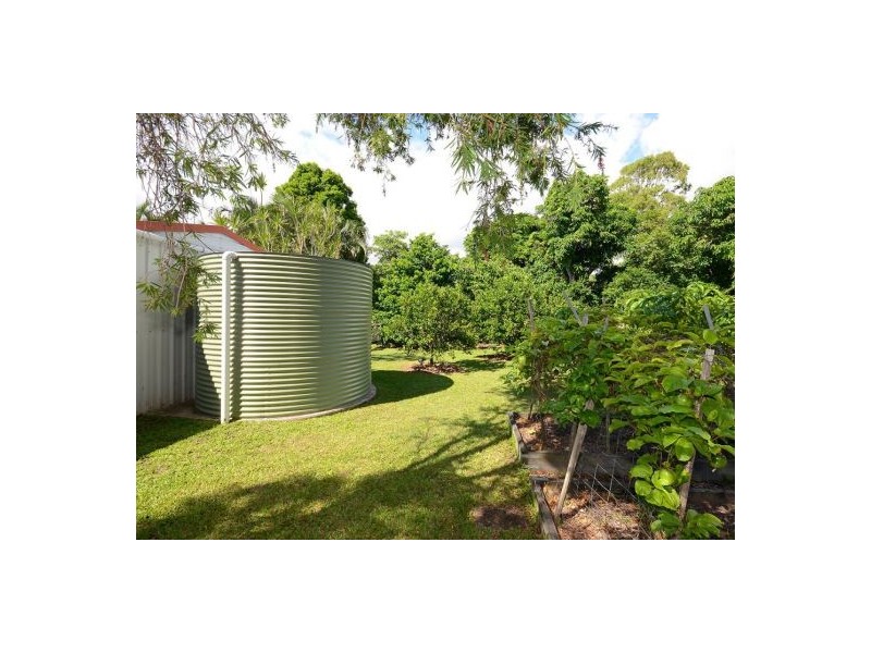 33 Long Street, Point Vernon QLD 4655