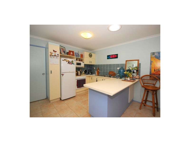 2/10 Hayworth St, Point Vernon QLD 4655