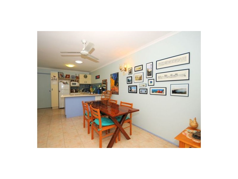 2/10 Hayworth St, Point Vernon QLD 4655