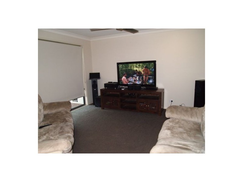 50 Lady Penrhyn Dr, Eli Waters QLD 4655