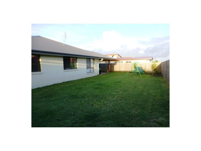 50 Lady Penrhyn Dr, Eli Waters QLD 4655