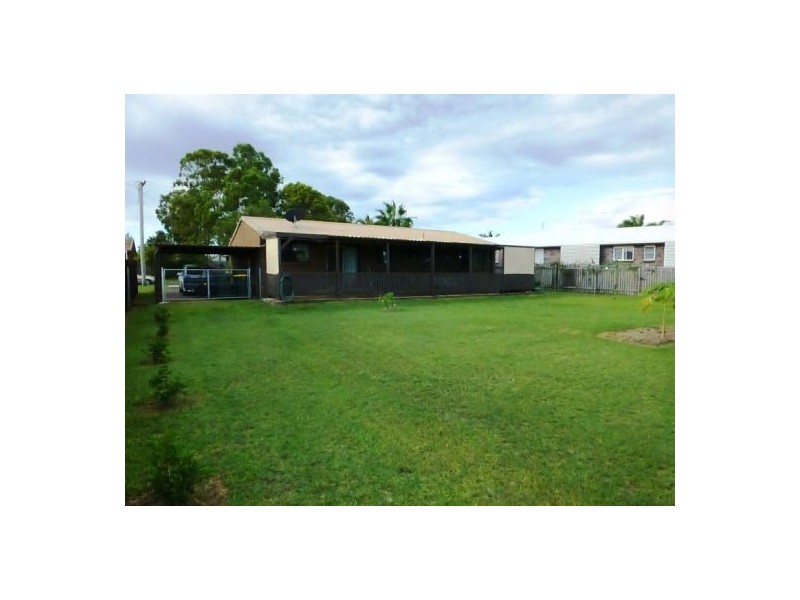 8 Maryanne Crt, Point Vernon QLD 4655