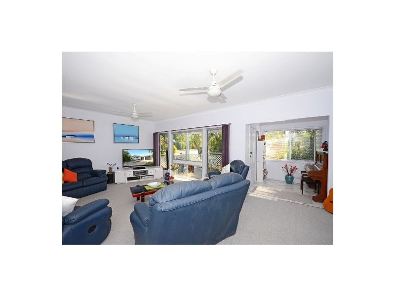 3 Corfield St, Point Vernon QLD 4655