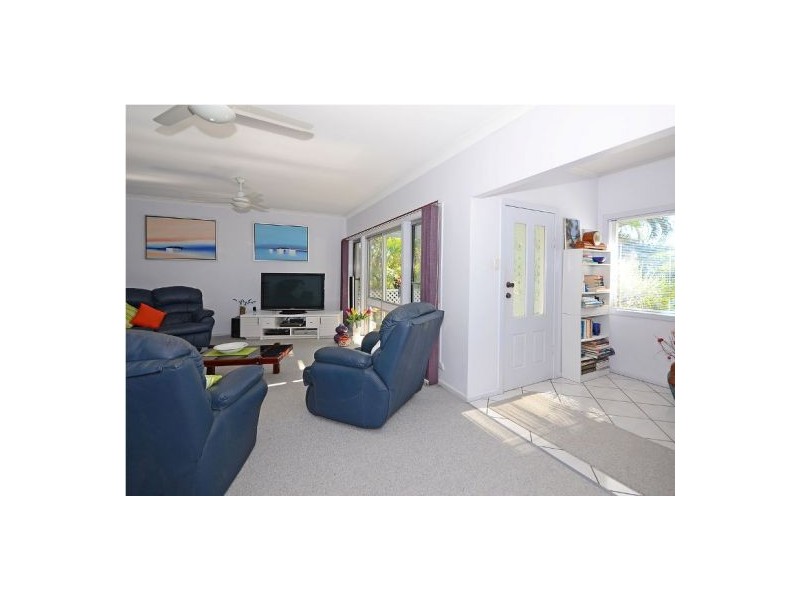 3 Corfield St, Point Vernon QLD 4655