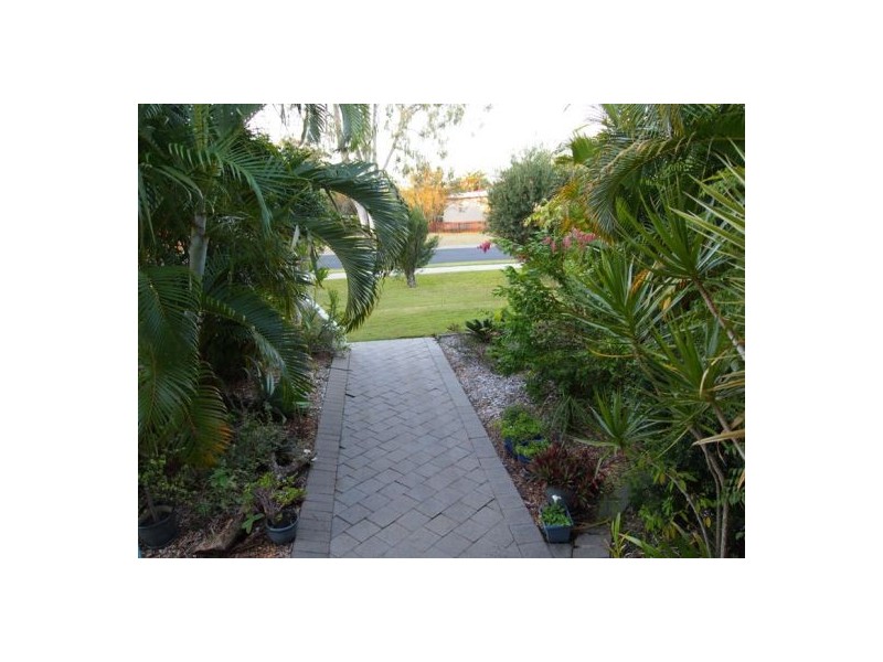 3 Corfield St, Point Vernon QLD 4655