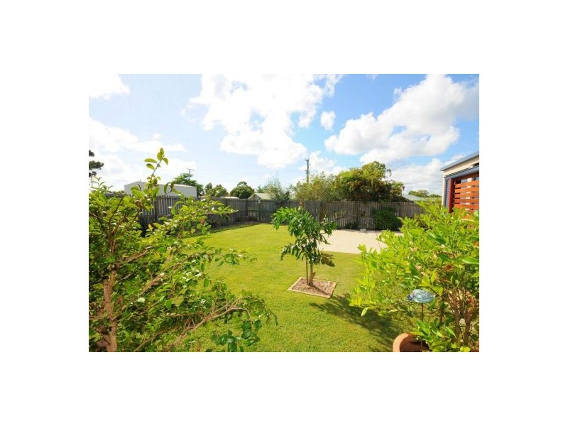 8 Montrose Close, Point Vernon QLD 4655