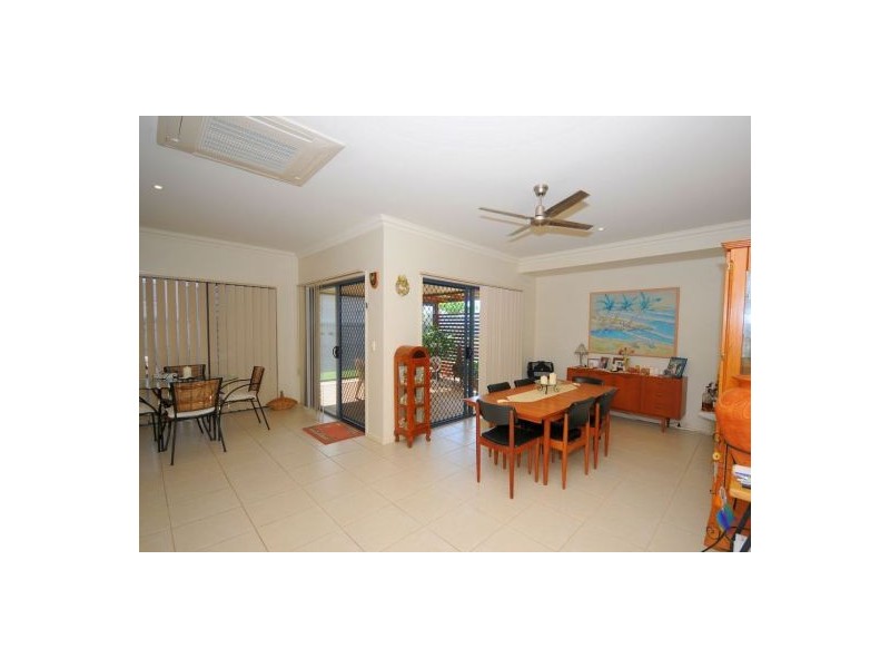 8 Montrose Close, Point Vernon QLD 4655