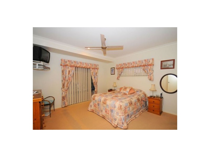 8 Montrose Close, Point Vernon QLD 4655